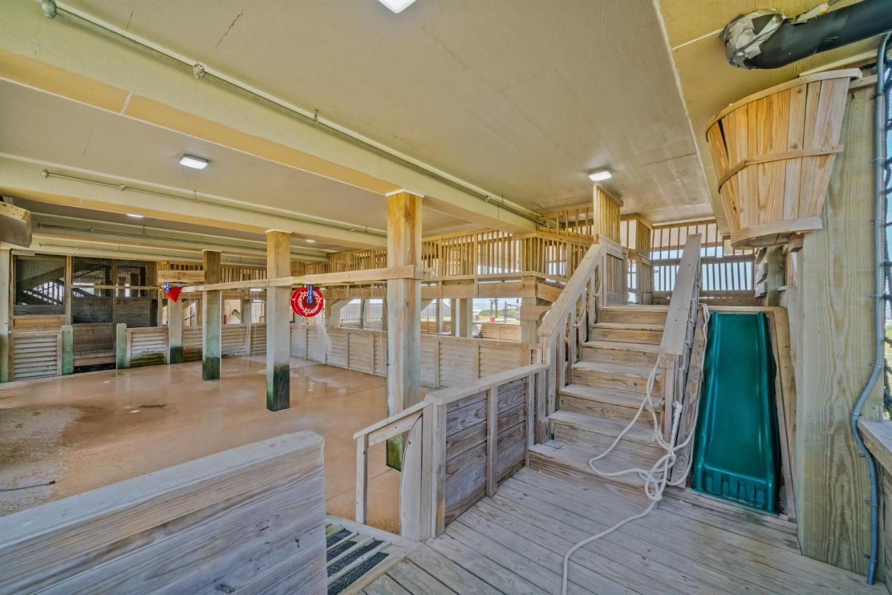 Boardwalk - Crystal Beach Aparthotel Bolivar Peninsula