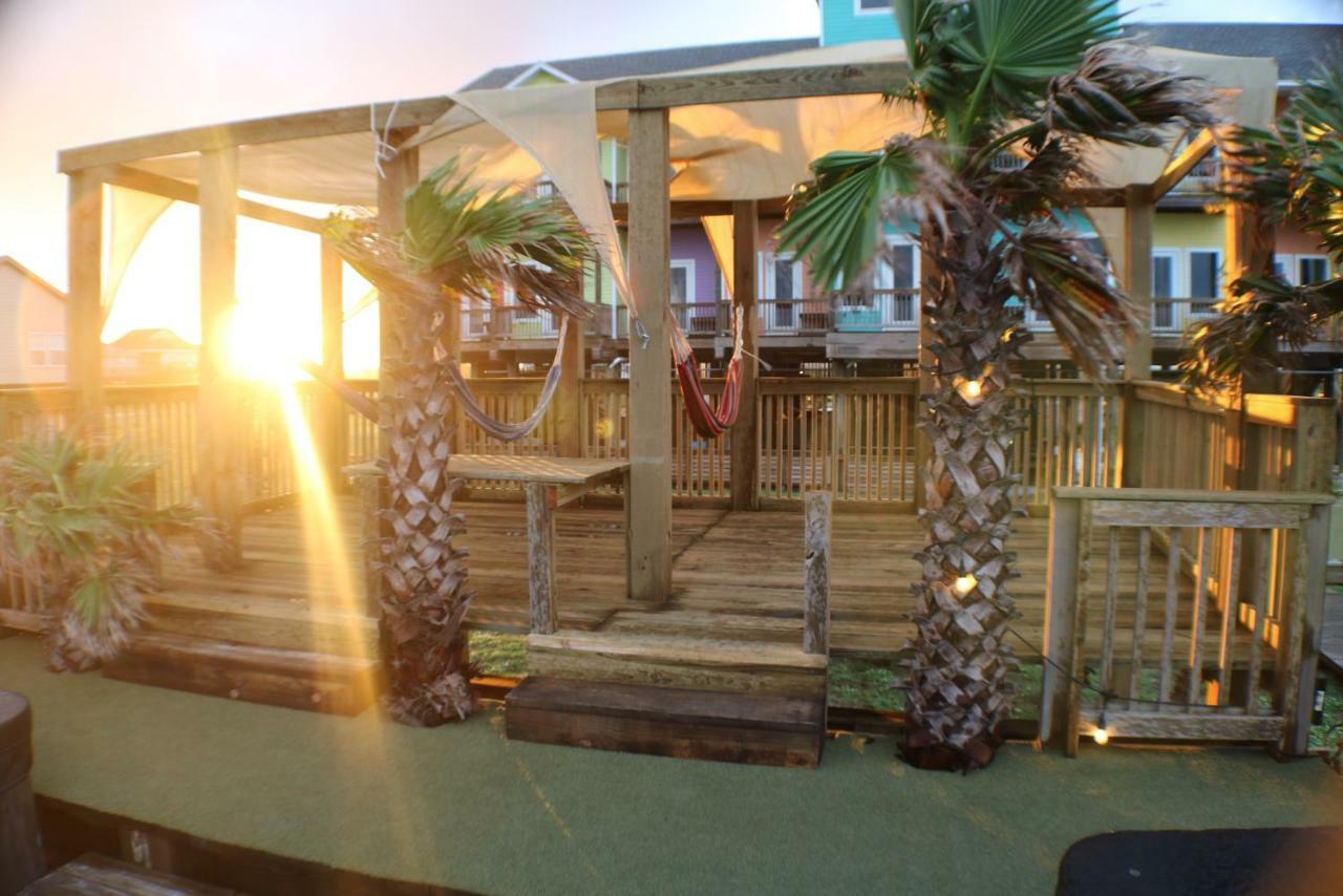 Boardwalk - Crystal Beach Apartahotel